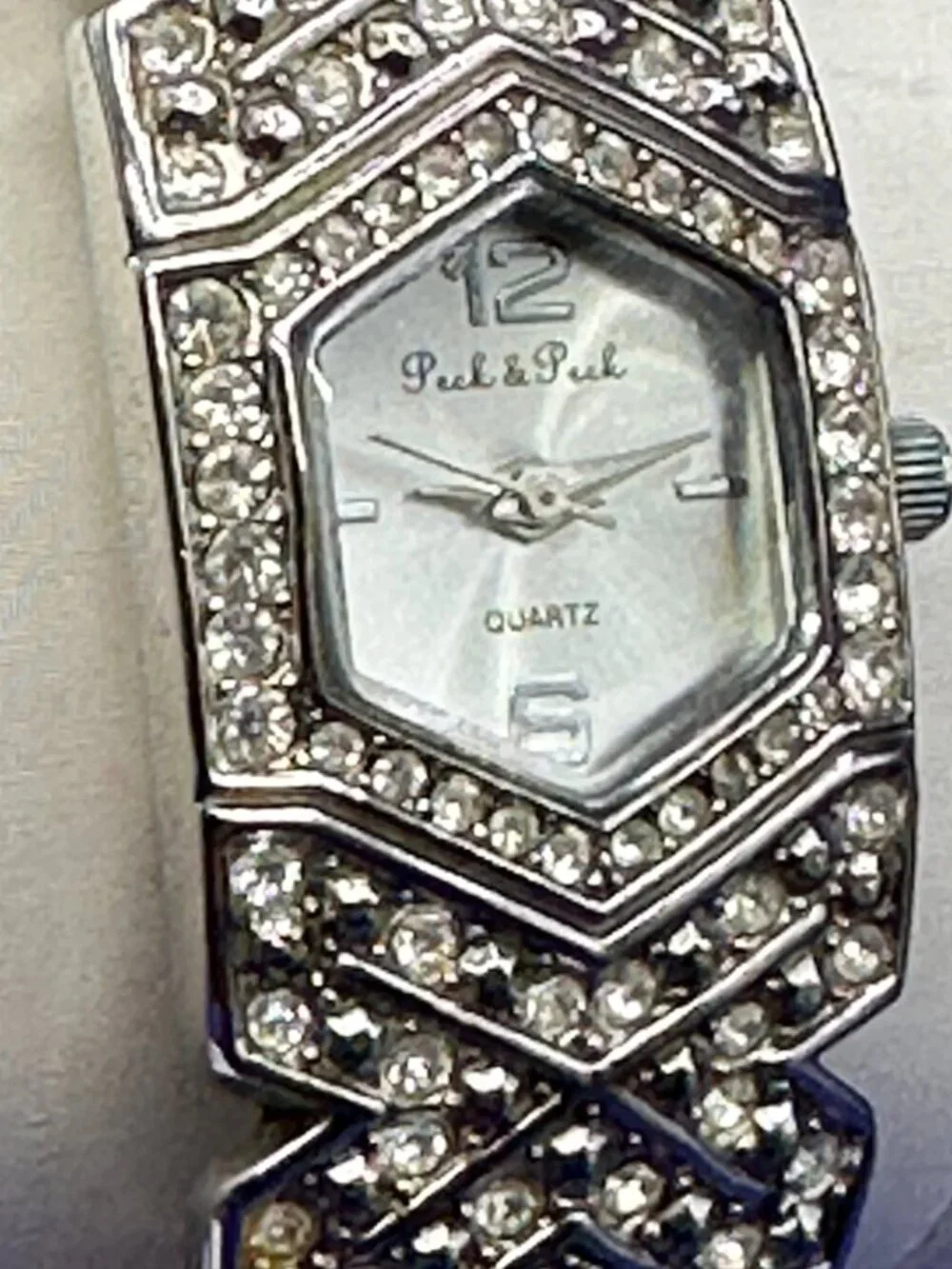 Peck & Peck Women’s Crystal Quartz Watch New Battery